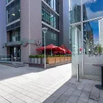Central Mk - Executive Hub Apartment - 2 Bedroom 2 Bathroom - Free Parking, Fast Wifi & Smart Tv With Netflix By Yoko Property